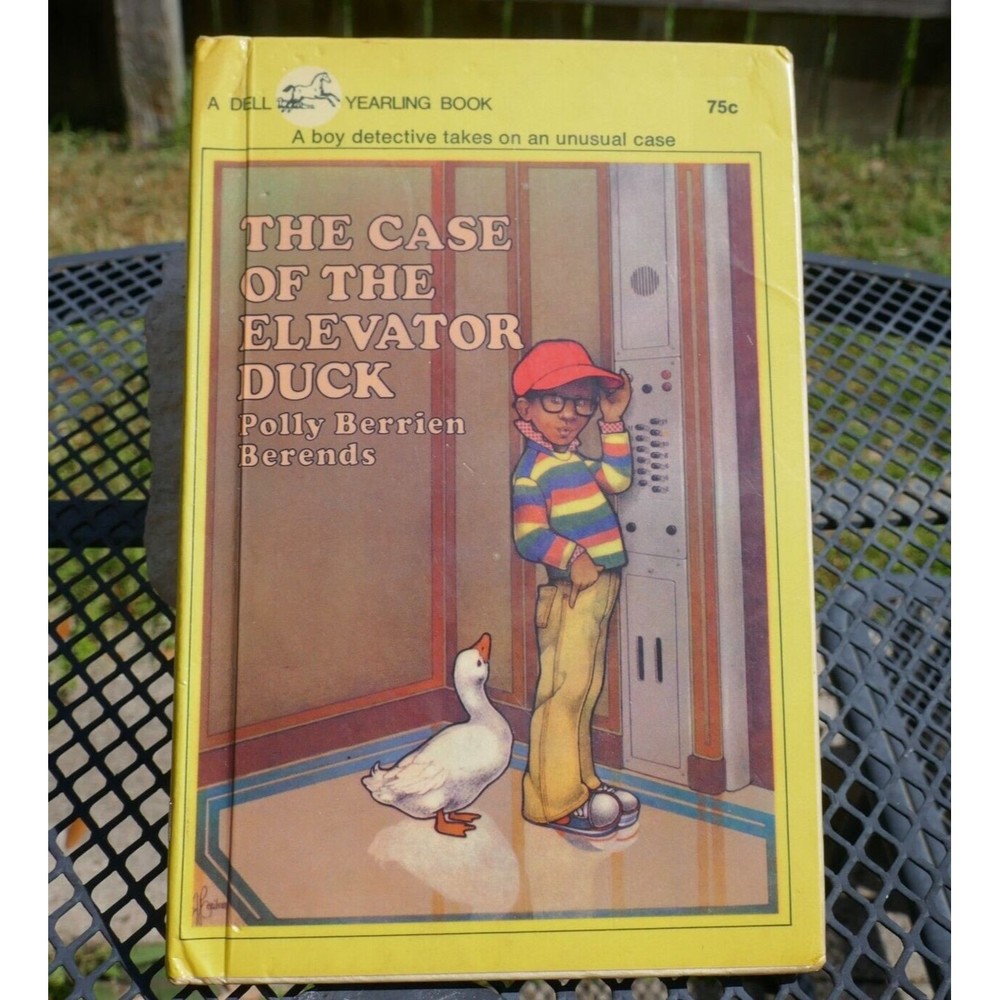 Vintage Childrens Book Case Elevator Duck Boy Detective Dell Yearling 70s - Picture 1 of 12